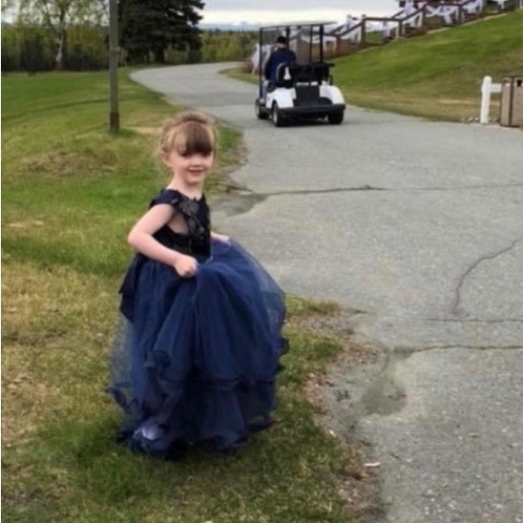 MEET THE POSHERS - Picture 5 of 16